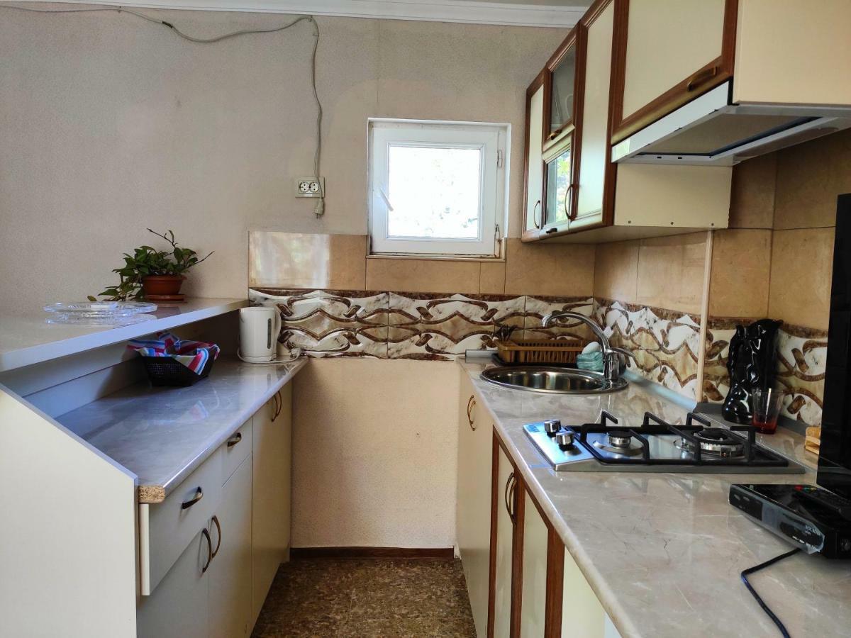 Guesthouse Ttt Тбилиси Екстериор снимка