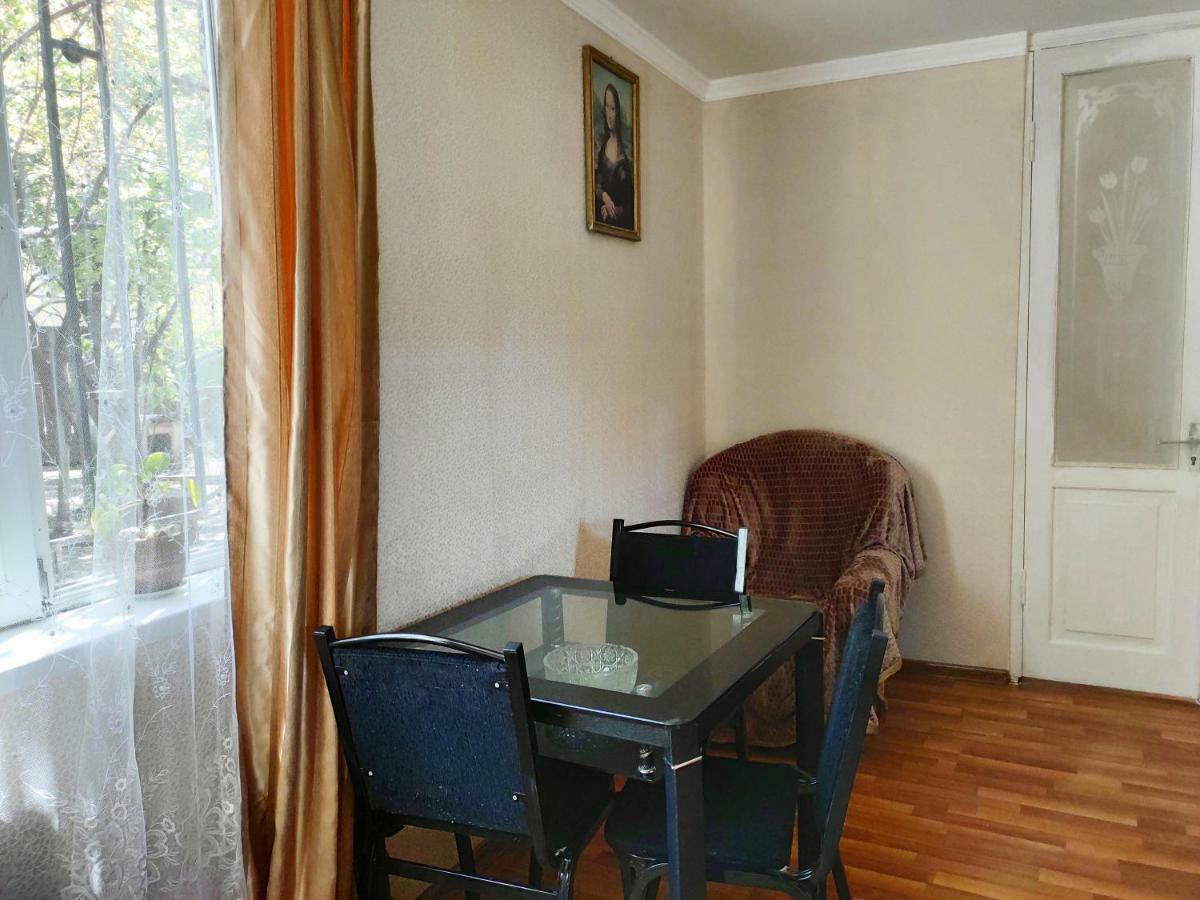 Guesthouse Ttt Тбилиси Екстериор снимка