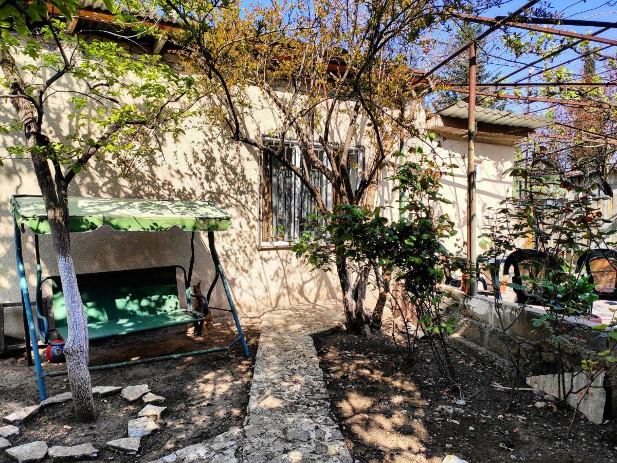 Guesthouse Ttt Тбилиси Екстериор снимка