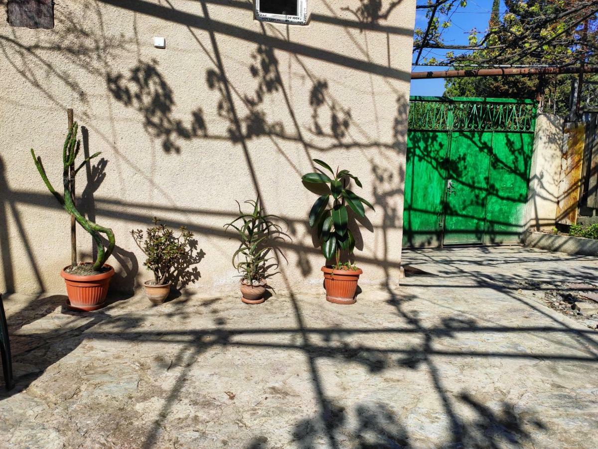Guesthouse Ttt Тбилиси Екстериор снимка